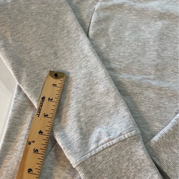 Lululemon Scuba Crew Heathered Core Ultra Light Grey Athletic Workout Sz 6* - Picture 13 of 13